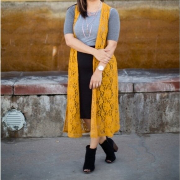 LuLaRoe Joy Floral Vest - Picture 7 of 8